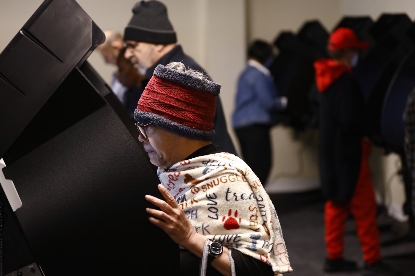 Disputes over access to the vote intensify as Ohioans begin to cast ballots | iNFOnews.ca