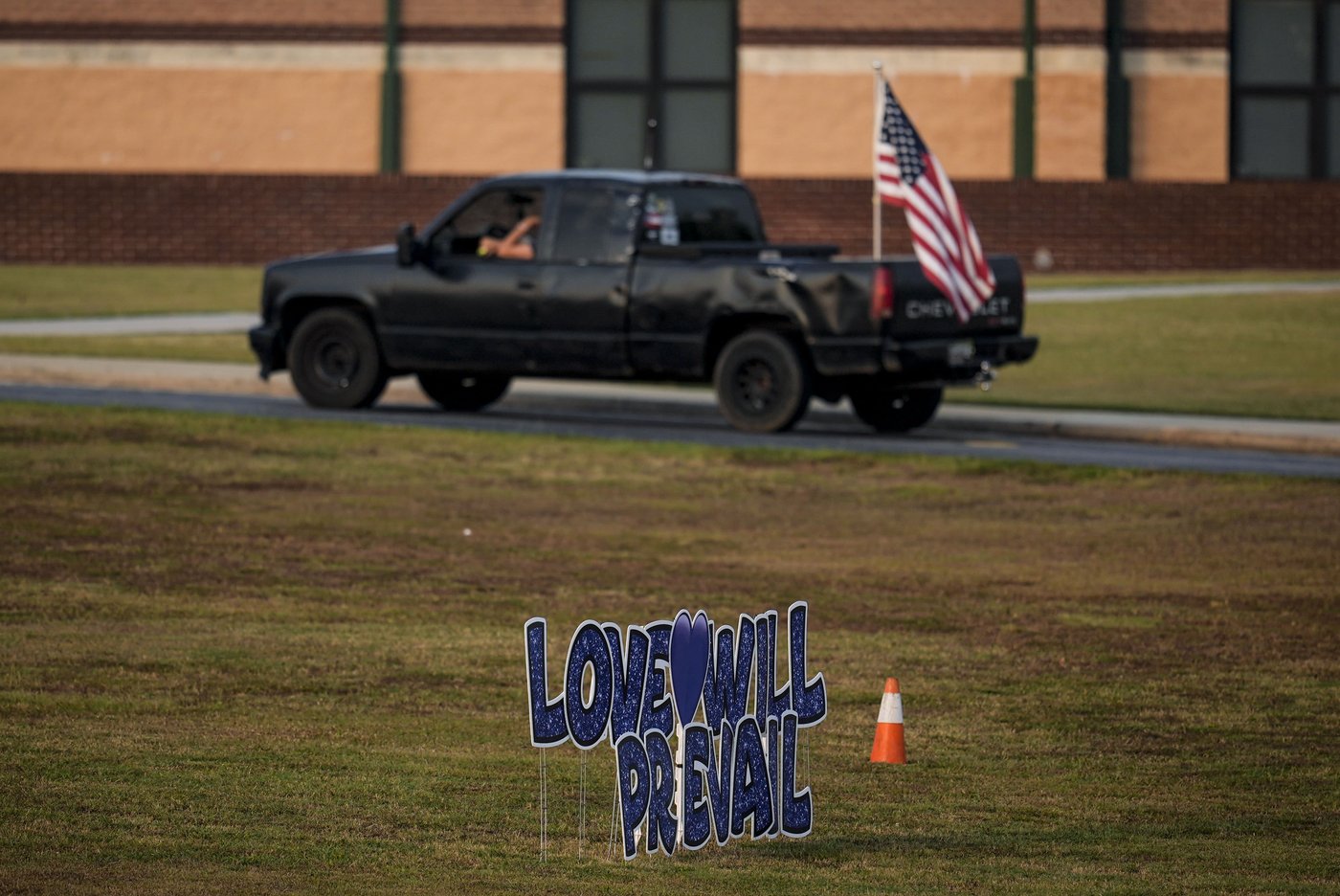 Weeks after a school shooting, students return for classes at Apalachee High School | iNFOnews.ca