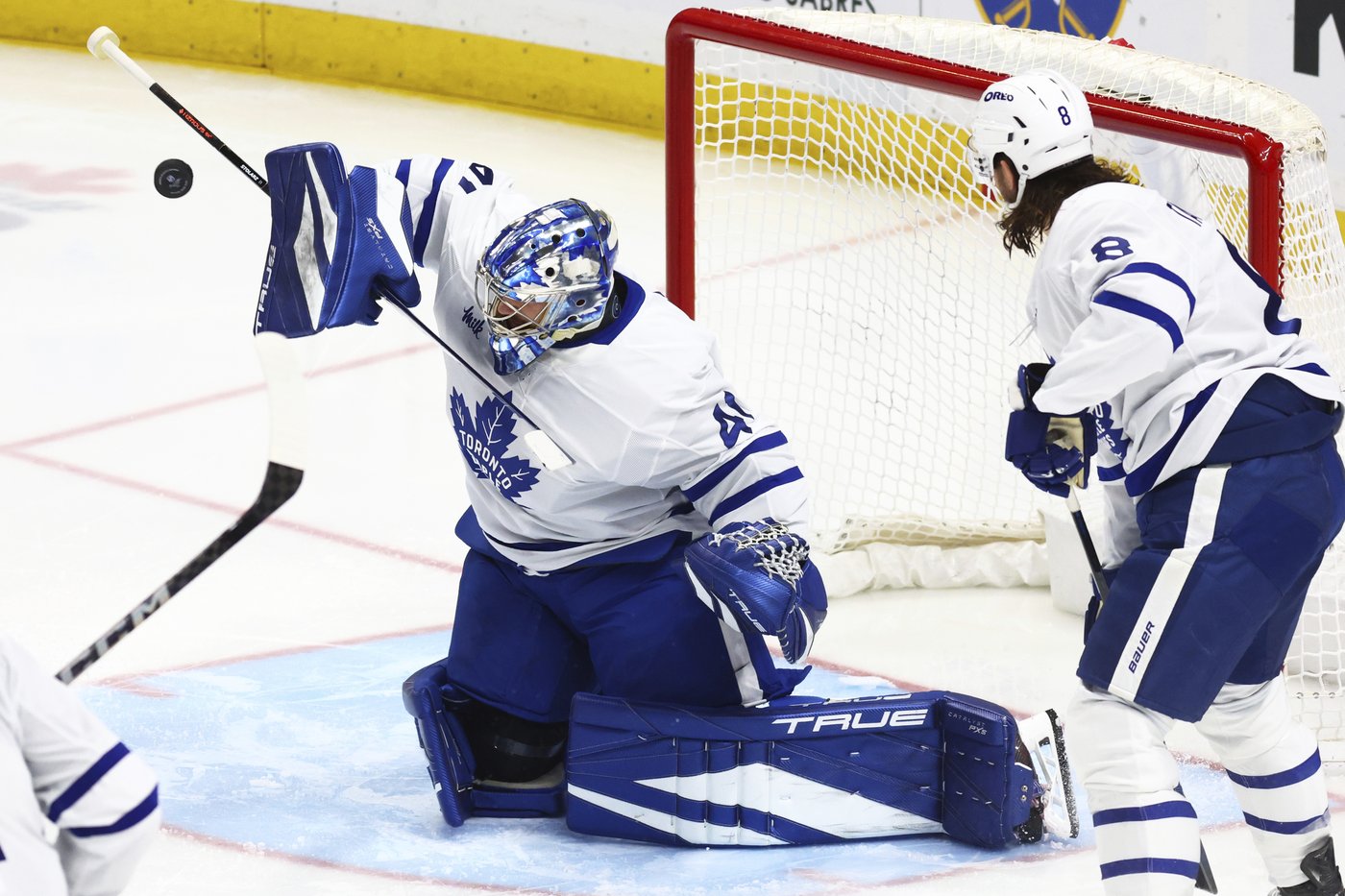 NHL roundup: Maple Leafs clinch Atlantic Division title with win over Sabres | iNFOnews.ca