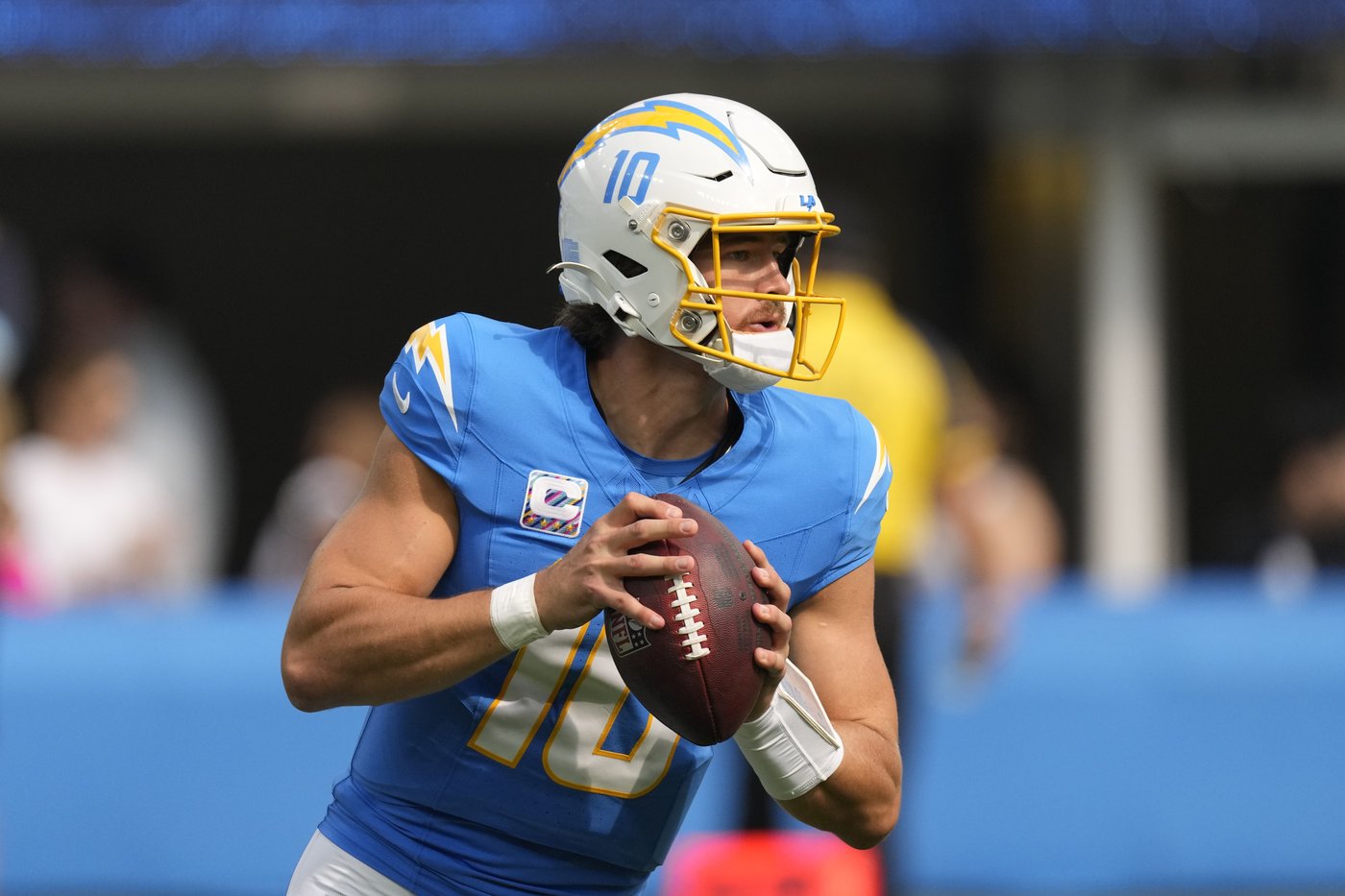 A healthier Justin Herbert is helping the Chargers hit their stride on offense | iNFOnews.ca