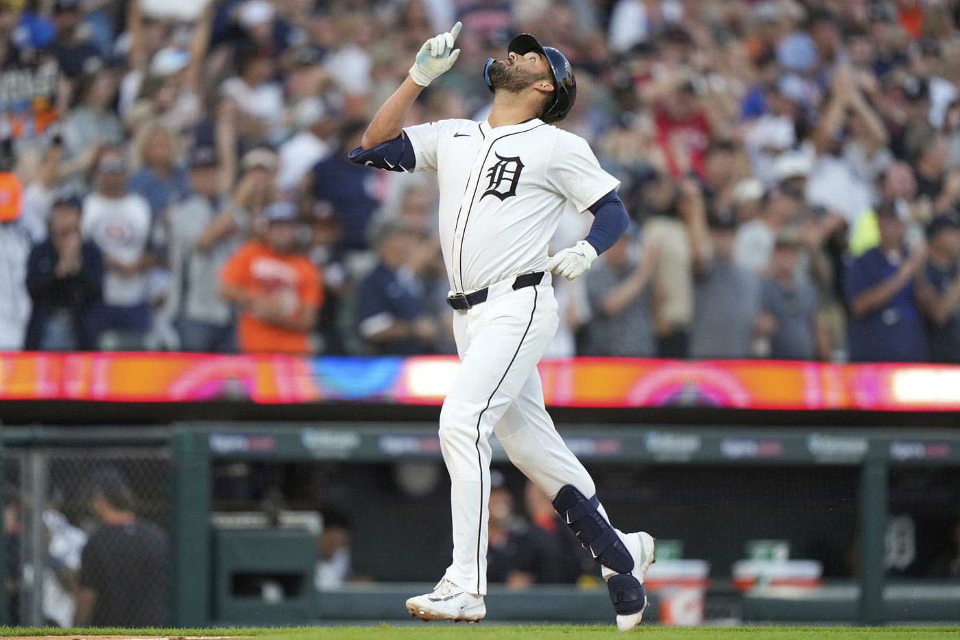 Jack Flaherty's strong start, 4 homers lead Tigers to 10-0 rout of Astros | iNFOnews.ca