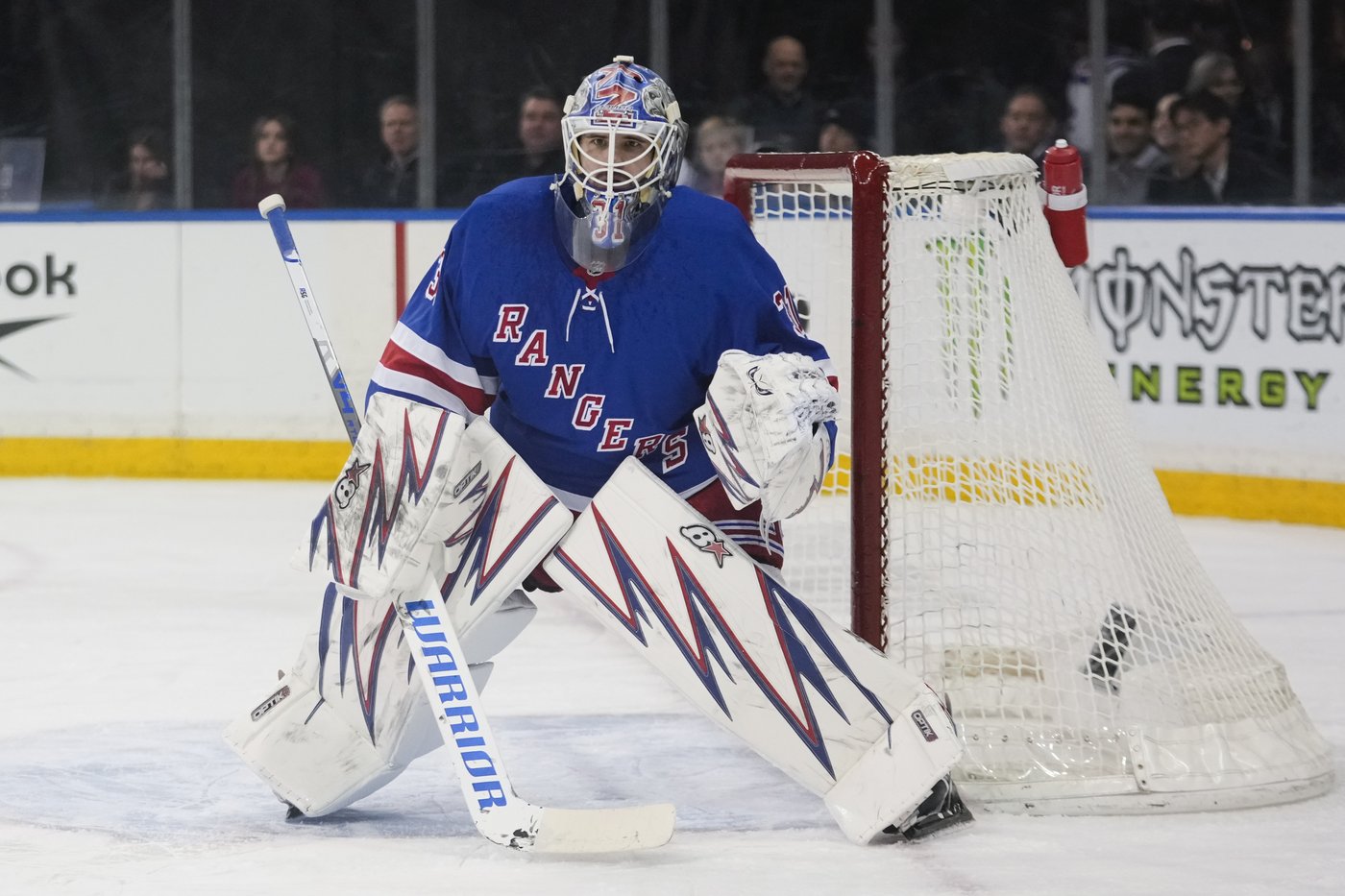 Igor Shesterkin makes 35 saves as surging Rangers rout Flyers 6-1 | iNFOnews.ca