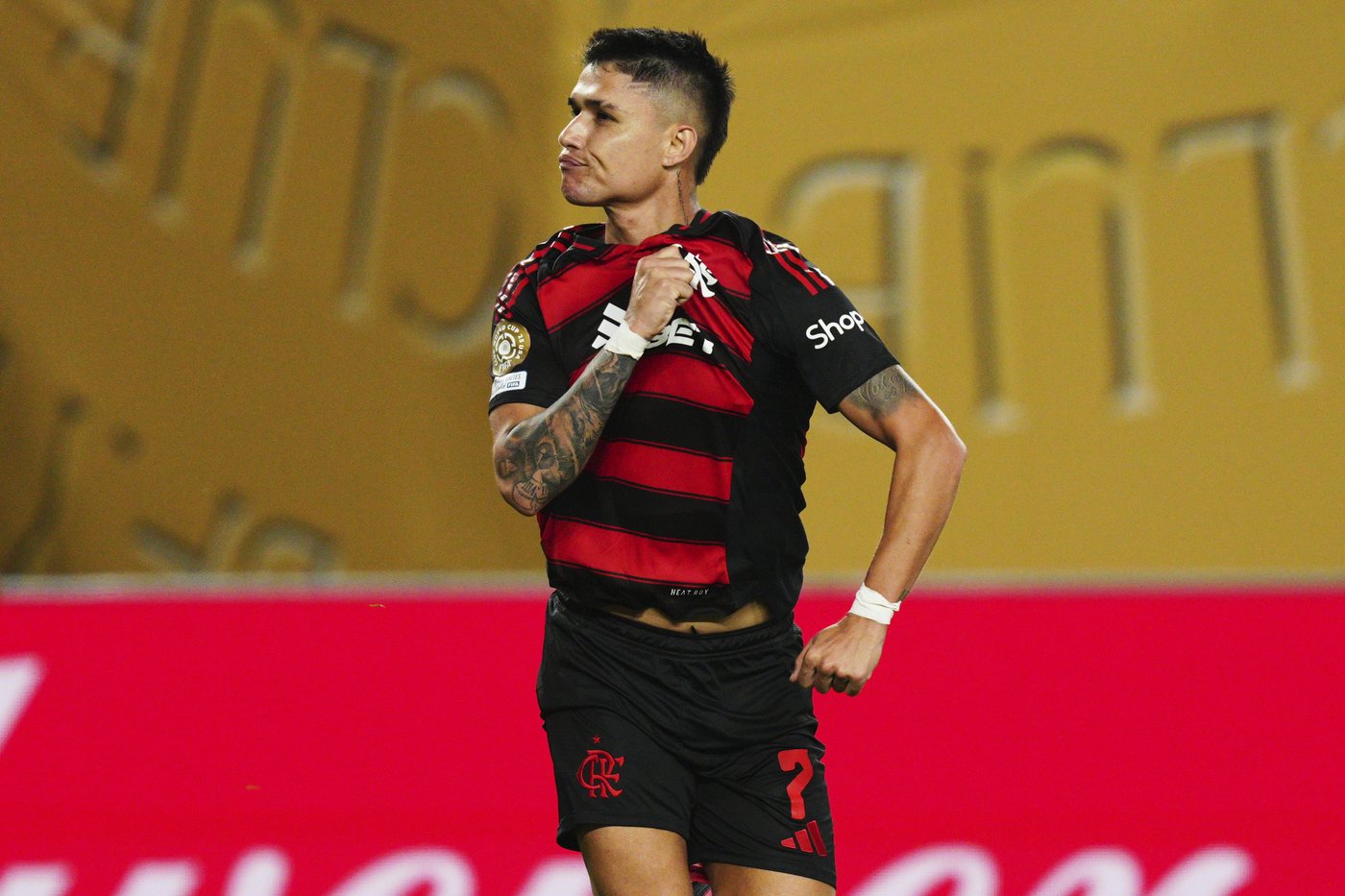 Luiz Araujo leads Flamengo to a 2-0 win over Esperance at Club World Cup | iNFOnews.ca Luiz Araujo leads Flamengo to a 2-0 win over Esperance at Club World Cup | iNFOnews.ca