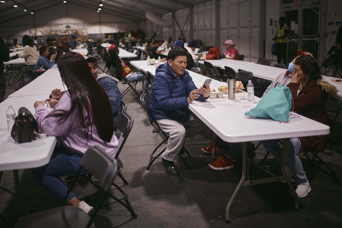 4 FEMA employees are fired over payments to reimburse New York City for hotel costs for migrants | iNFOnews.ca 4 FEMA employees are fired over payments to reimburse New York City for hotel costs for migrants | iNFOnews.ca