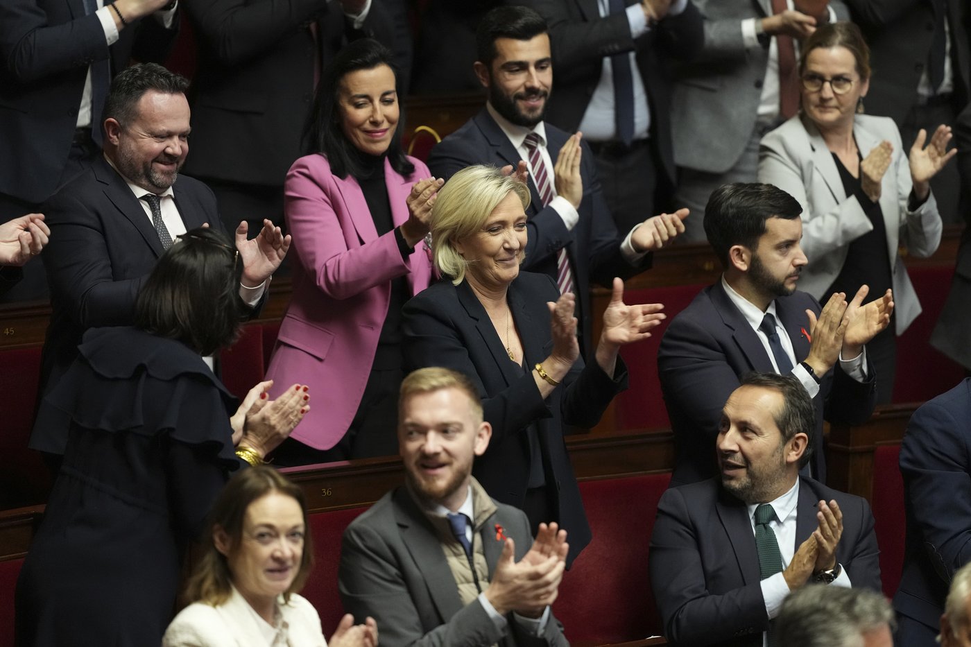 French lawmakers vote to oust prime minister in the first successful no-confidence vote since 1962 | iNFOnews.ca