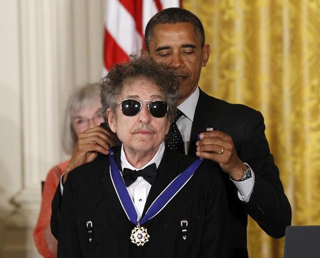 Canadian writers and musicians celebrate Bob Dylan's Nobel Prize for literature | iNFOnews.ca