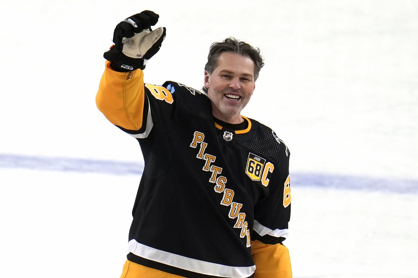 Jaromir Jagr opens 37th professional season in his Kladno Knights team's Czech league loss | iNFOnews.ca