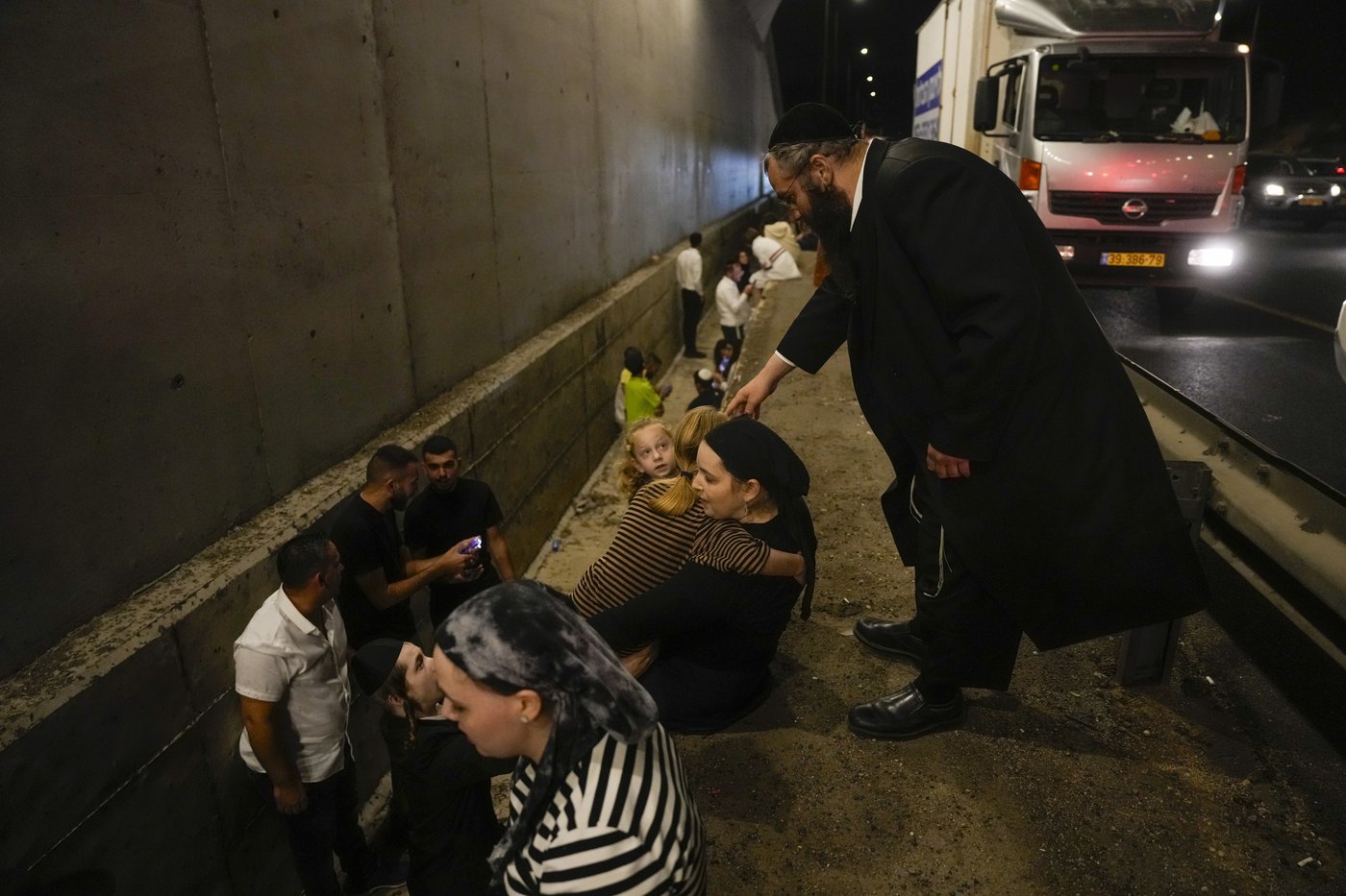 Iran fires at least 180 missiles into Israel as regionwide conflict grows | iNFOnews.ca Iran fires at least 180 missiles into Israel as regionwide conflict grows | iNFOnews.ca