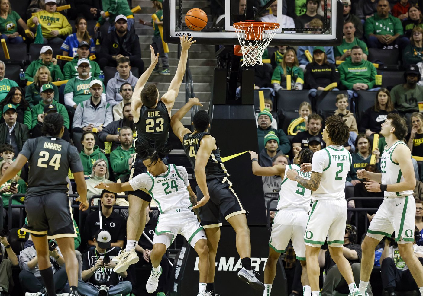 Kaufman-Renn leads No. 17 Purdue past No. 13 Oregon 65-58 | iNFOnews.ca