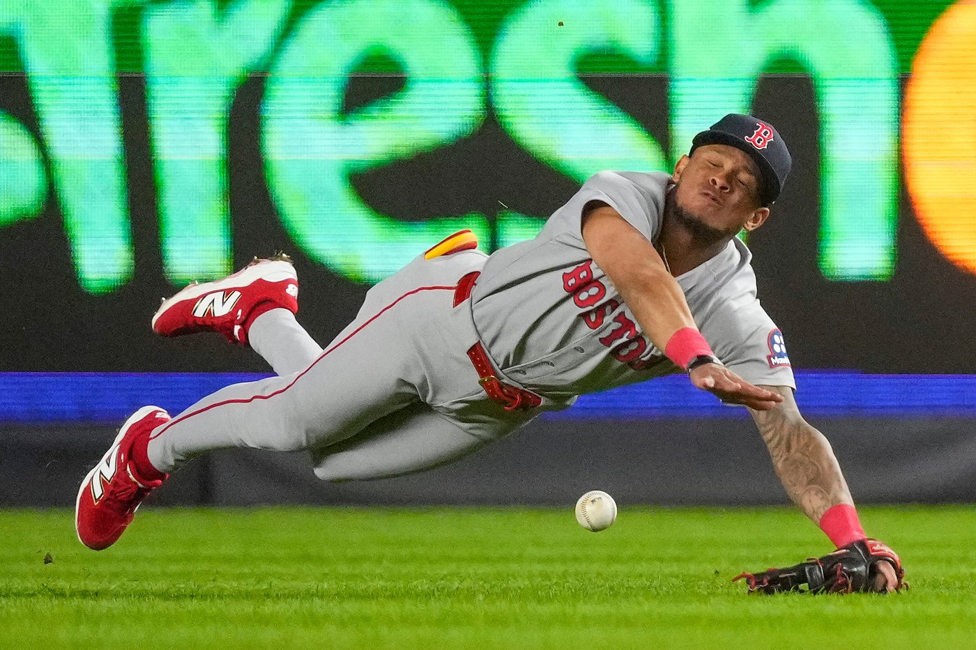 Red Sox eliminated by the Yankees after mistakes in the field bite Boston | iNFOnews.ca Red Sox eliminated by the Yankees after mistakes in the field bite Boston | iNFOnews.ca