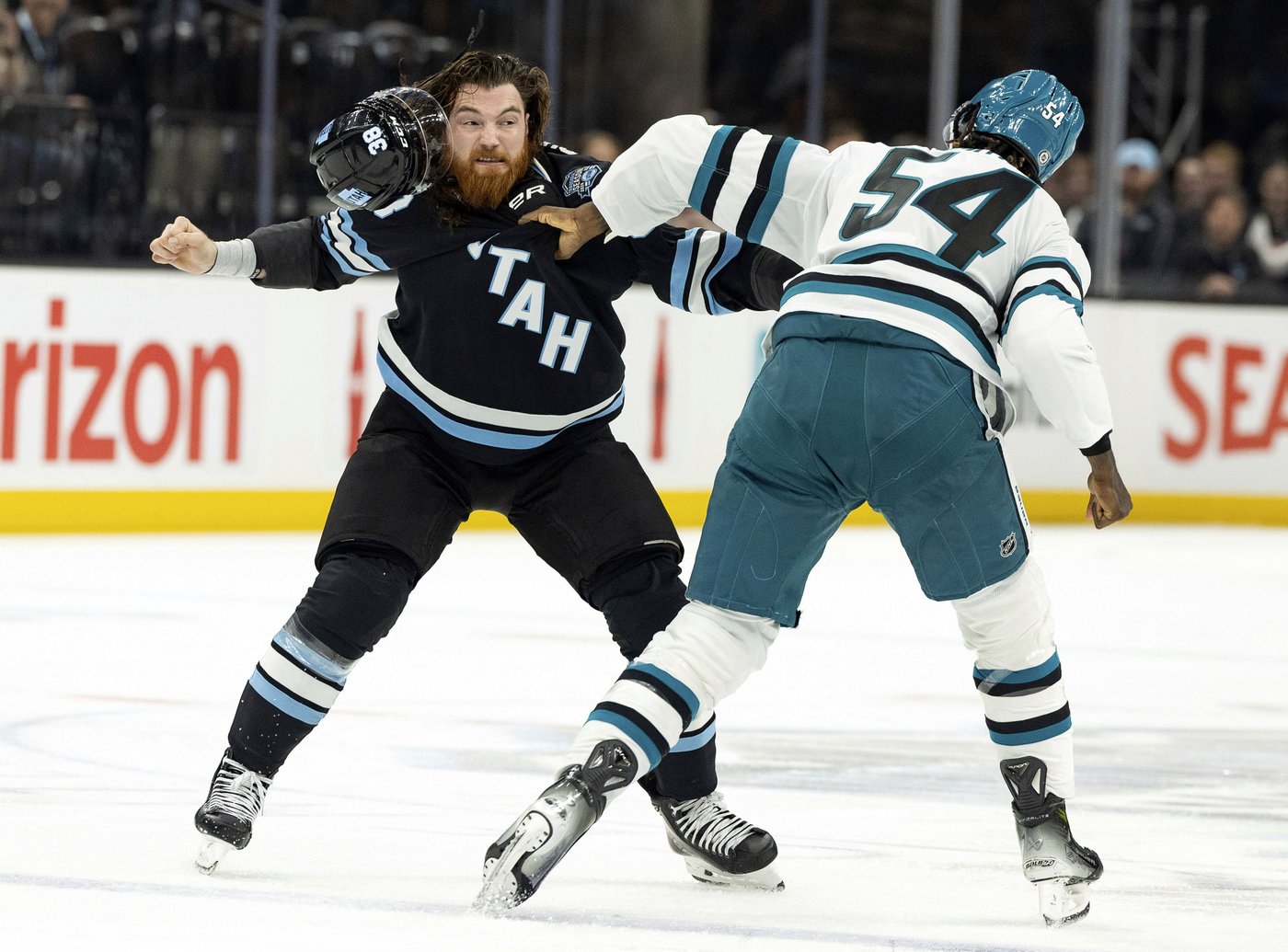 Wennberg's OT goal gives Sharks 5-4 win over Utah for 1st win | iNFOnews.ca