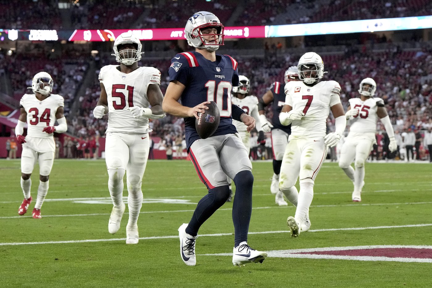James Conner runs for 2 TDs and Cardinals snap a 3-game skid by beating Patriots 30-17 | iNFOnews.ca
