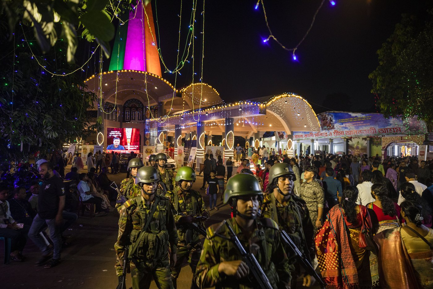 Hindus in Bangladesh celebrate their largest festival under tight security following attacks | iNFOnews.ca Hindus in Bangladesh celebrate their largest festival under tight security following attacks | iNFOnews.ca