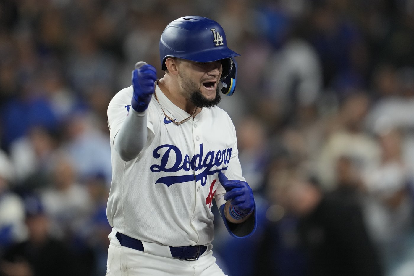 Dodgers rally with 5 runs in 7th and beat Padres 7-2 to clinch 11th NL West title in 12 years | iNFOnews.ca Dodgers rally with 5 runs in 7th and beat Padres 7-2 to clinch 11th NL West title in 12 years | iNFOnews.ca