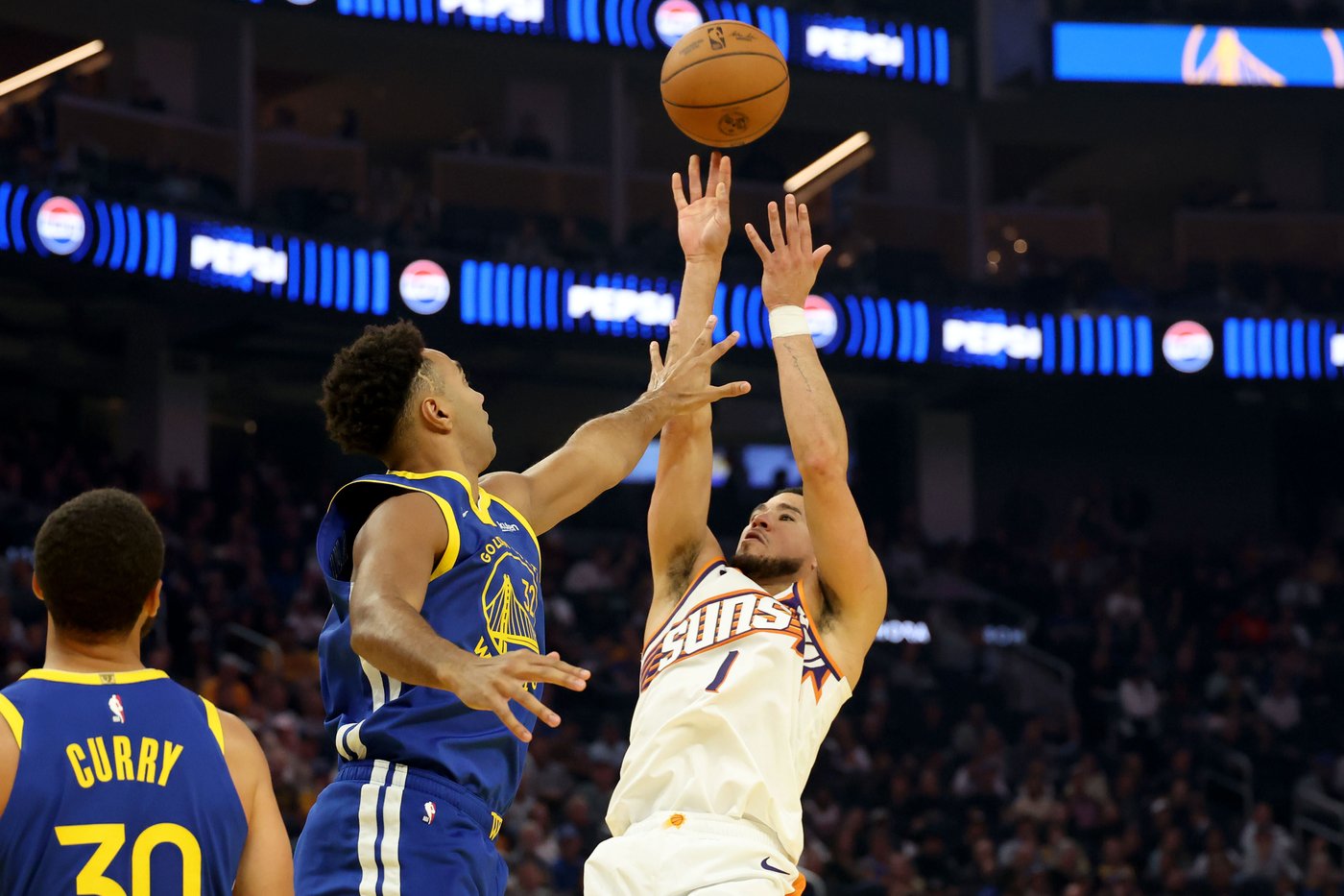 Stephen Curry scores 28 points, Moses Moody adds 24 as Warriors beat Suns 118-107 | iNFOnews.ca Stephen Curry scores 28 points, Moses Moody adds 24 as Warriors beat Suns 118-107 | iNFOnews.ca