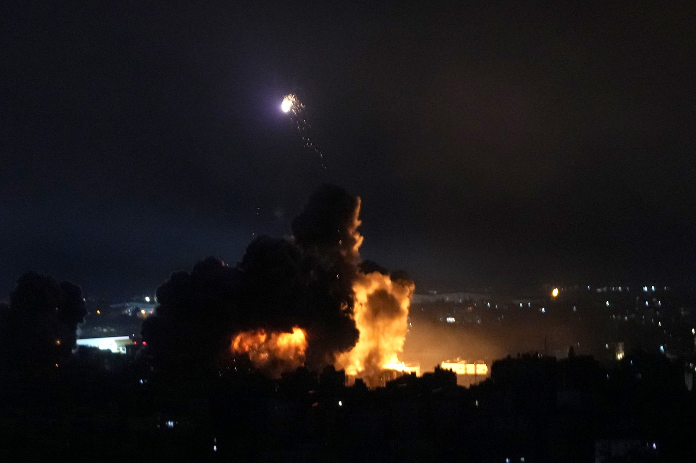 Israeli airstrikes rock southern suburbs of Beirut and cut off a key crossing into Syria | iNFOnews.ca Israeli airstrikes rock southern suburbs of Beirut and cut off a key crossing into Syria | iNFOnews.ca