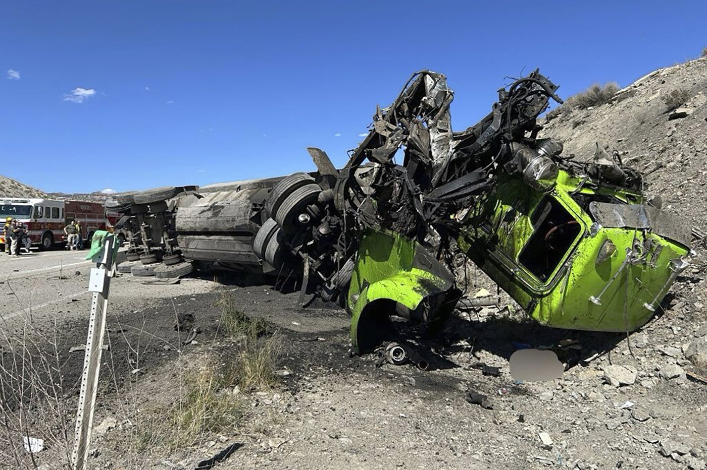 5 people killed in a 4-vehicle chain reaction crash on central Utah highway | iNFOnews.ca