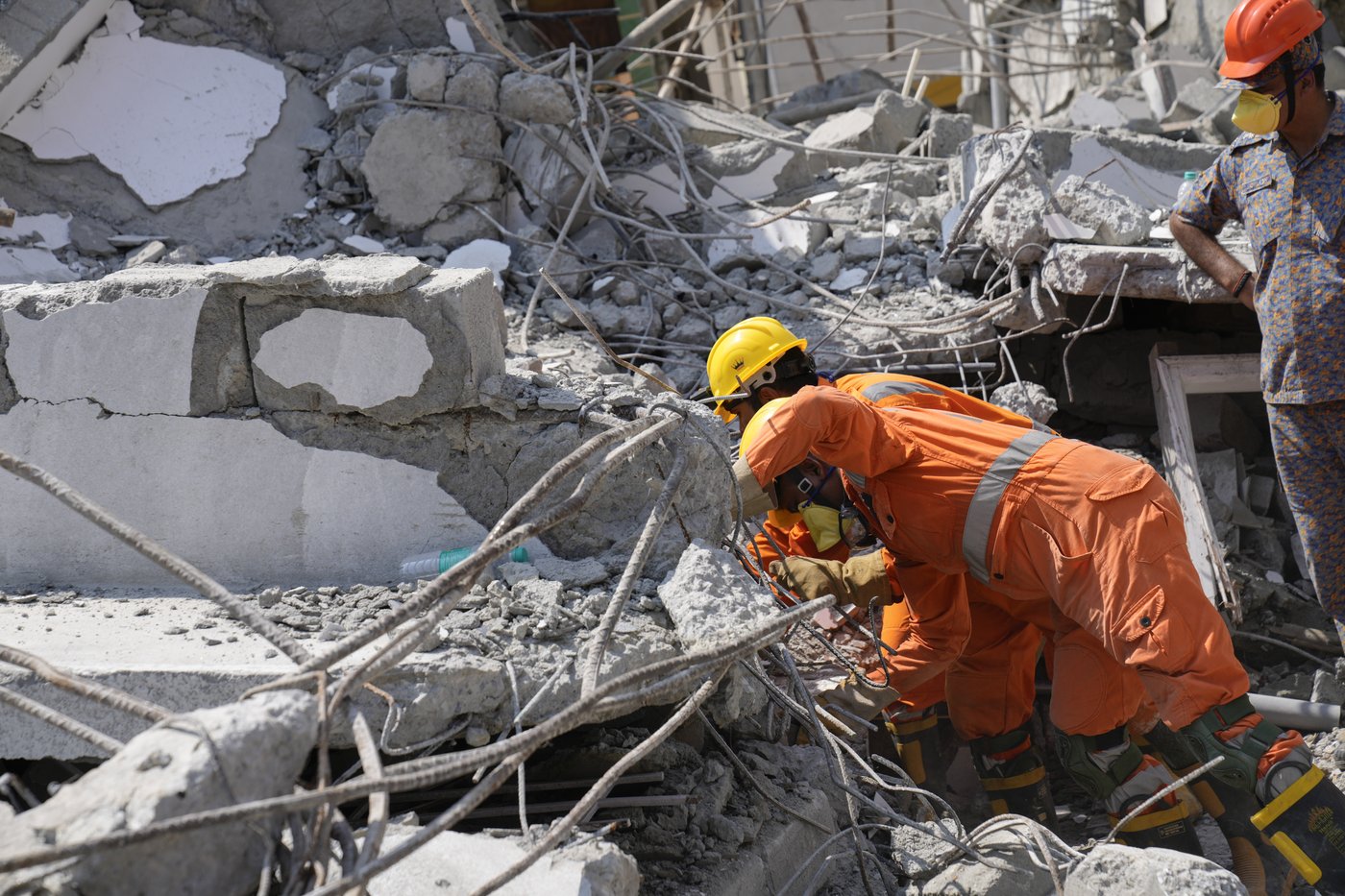 Building collapses during heavy rains in southern India city, killing at least 5 workers | iNFOnews.ca Building collapses during heavy rains in southern India city, killing at least 5 workers | iNFOnews.ca
