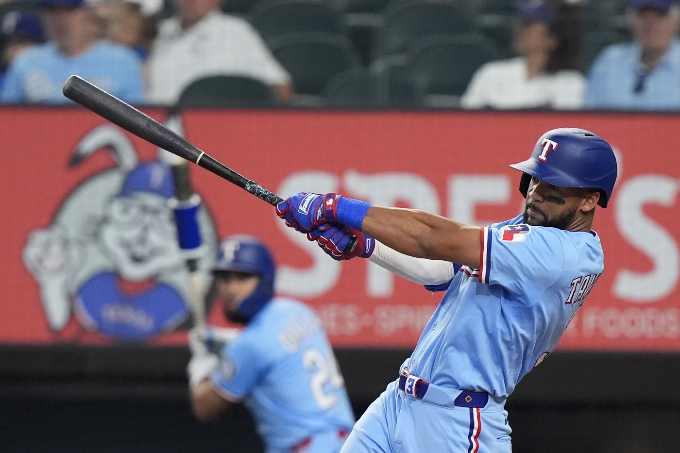 Rangers recall utilityman Ezequiel Duran after OF Kevin Pillar is put on 10-day injured list | iNFOnews.ca