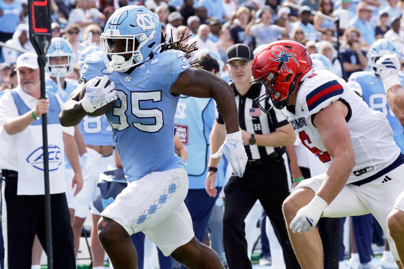 Gio Lopez accounts for 3 TDs as North Carolina dominates Richmond for Belichick's first home win | iNFOnews.ca