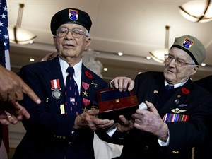 U.S. Congress honours Canadian-American WWII vets, real-life 'James Bonds' | iNFOnews.ca CP31751607