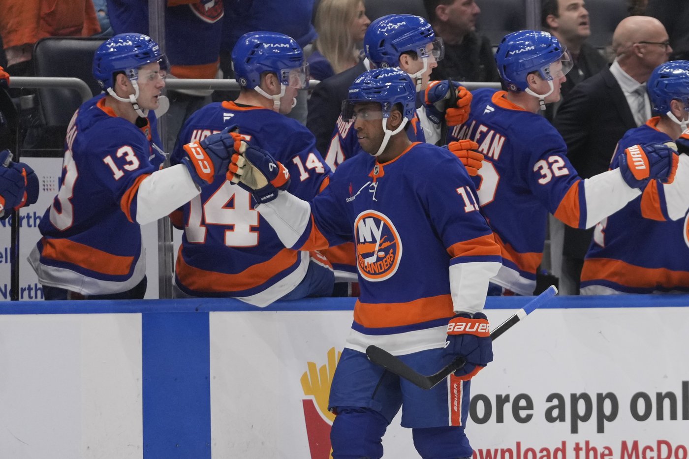 Duclair and Horvat score 55 seconds apart as Islanders down Flyers 3-1 | iNFOnews.ca