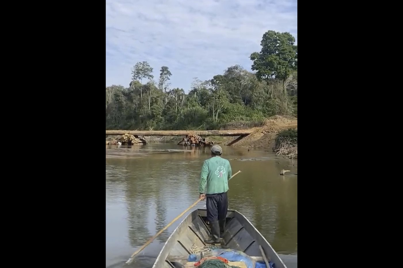 Isolated Amazon tribe seen near logging bridge site, alarming rights group | iNFOnews.ca