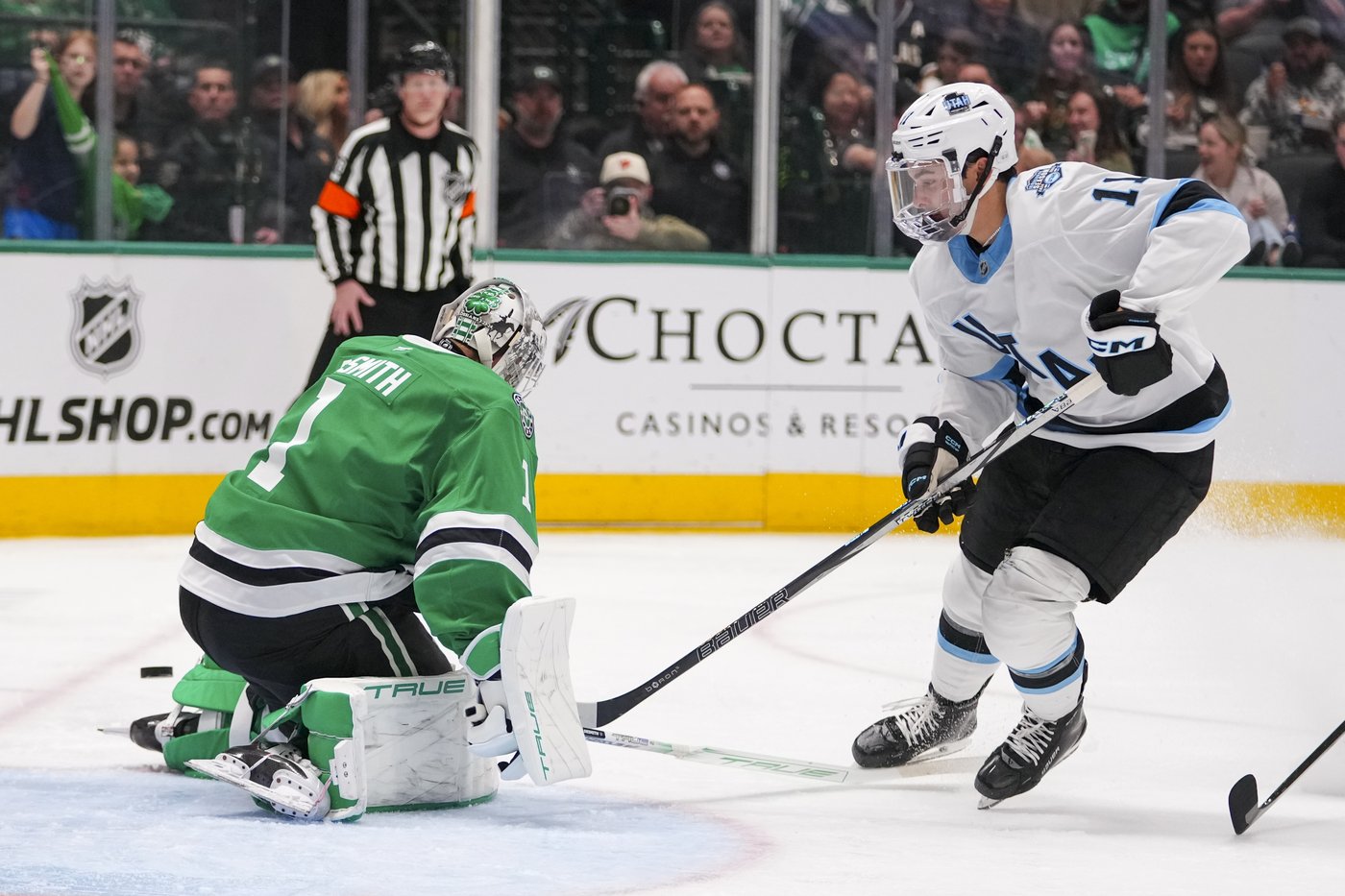 Cooley has goal and assist, Utah gets 4 power-play scores in 5-3 win over Stars | iNFOnews.ca Cooley has goal and assist, Utah gets 4 power-play scores in 5-3 win over Stars | iNFOnews.ca