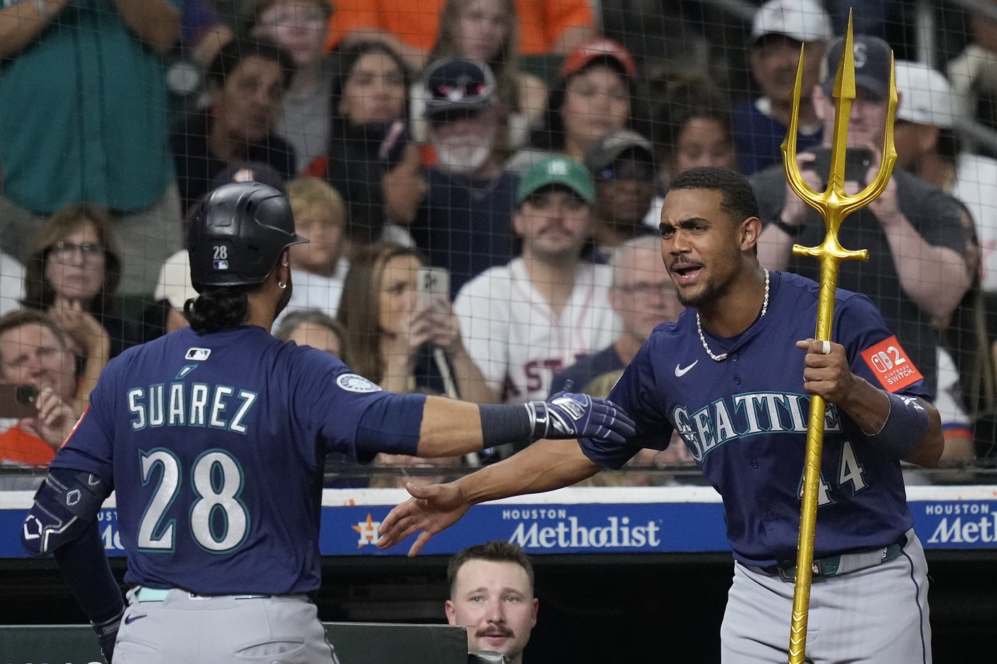 Mariners beat Astros 4-0, take AL West lead | iNFOnews.ca
