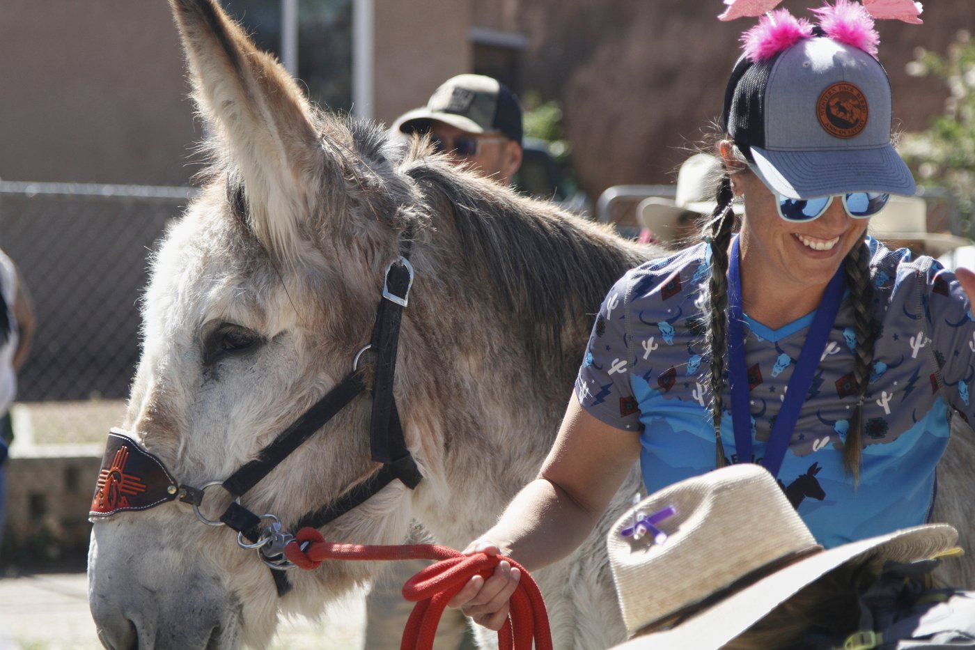 Burro racing wins over runners in backcountry ode to mining history | iNFOnews.ca