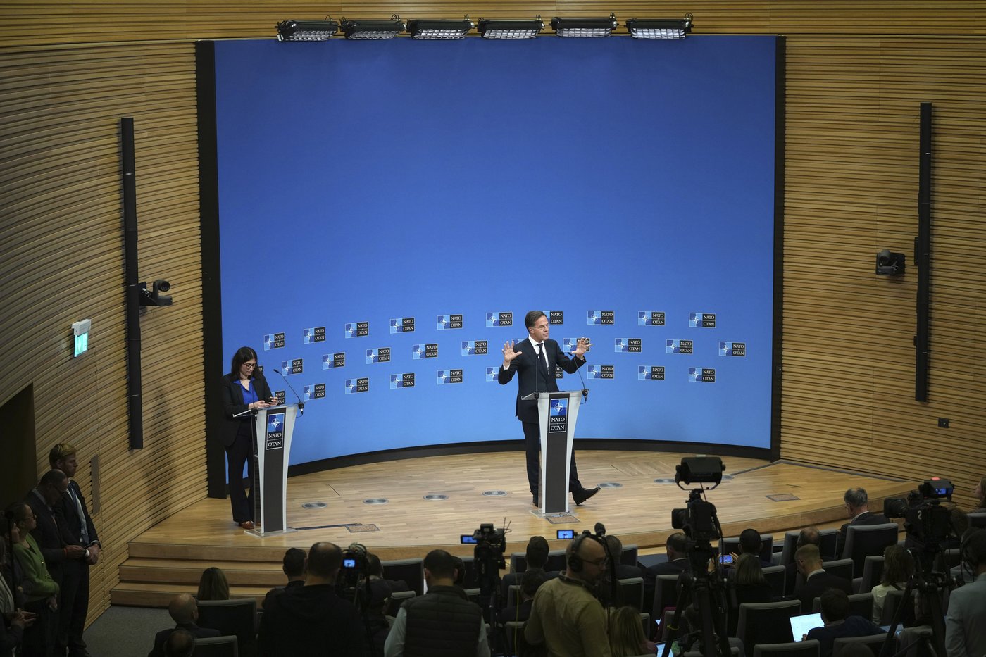 NATO's chief avoids talk of Ukraine's membership. He says the priority is helping Kyiv defend itself | iNFOnews.ca NATO's chief avoids talk of Ukraine's membership. He says the priority is helping Kyiv defend itself | iNFOnews.ca