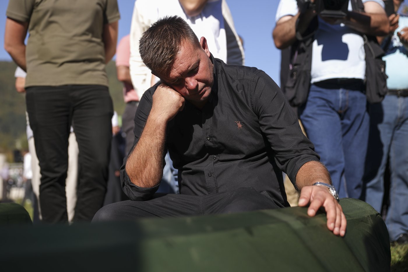 Several thousand attend a funeral service in southern Bosnia for 19 killed in devastating floods | iNFOnews.ca Several thousand attend a funeral service in southern Bosnia for 19 killed in devastating floods | iNFOnews.ca