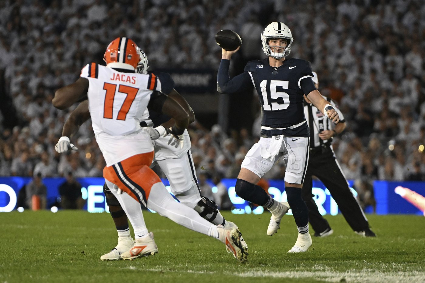 Singleton, Allen score TDs as No. 9 Penn State beats No. 19 Illinois 21-7 | iNFOnews.ca Singleton, Allen score TDs as No. 9 Penn State beats No. 19 Illinois 21-7 | iNFOnews.ca