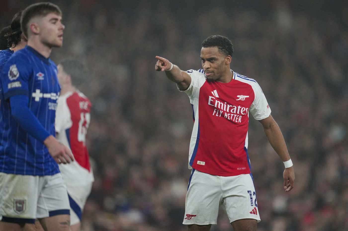 Arsenal moves up to second in the Premier League with a 1-0 win over Ipswich | iNFOnews.ca Arsenal moves up to second in the Premier League with a 1-0 win over Ipswich | iNFOnews.ca