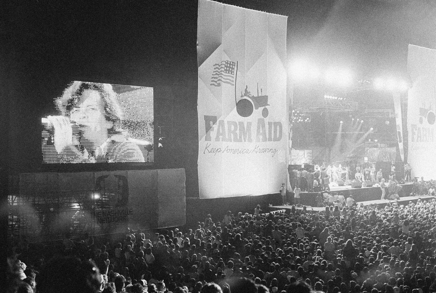 Willie Nelson and Neil Young highlight 40th Farm Aid concert | iNFOnews.ca