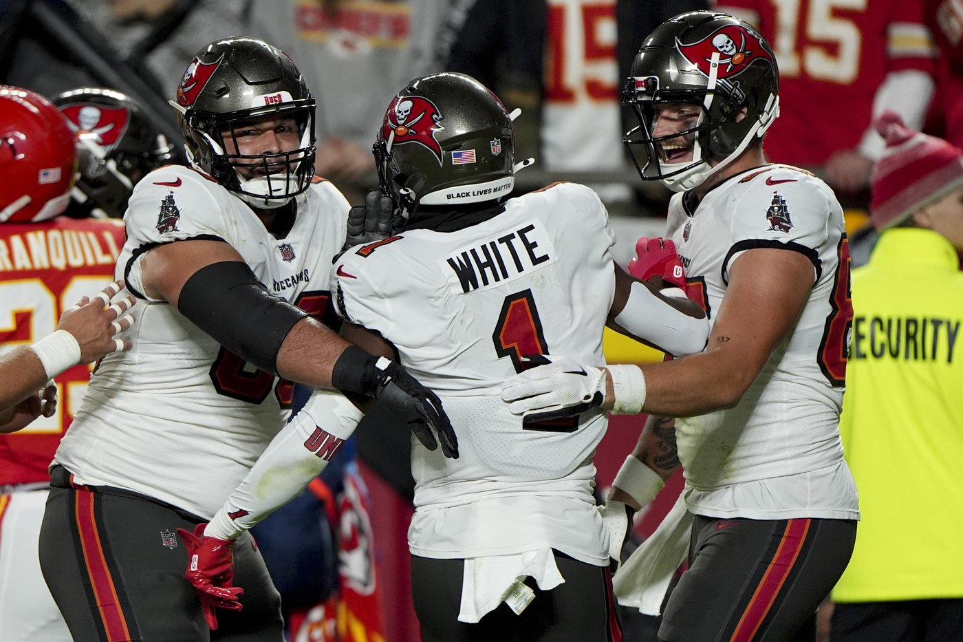 Bucs running back Rachaad White finally gets to step foot in Arrowhead Stadium - and its end zone | iNFOnews.ca