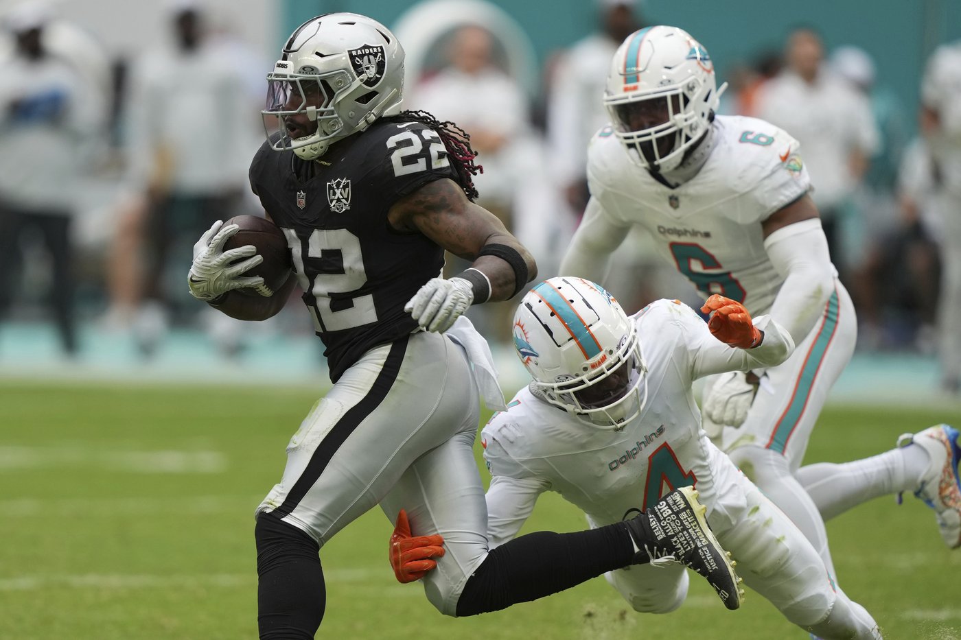 Raiders allow points on 6 of 7 drives and lose 6th straight game | iNFOnews.ca Raiders allow points on 6 of 7 drives and lose 6th straight game | iNFOnews.ca