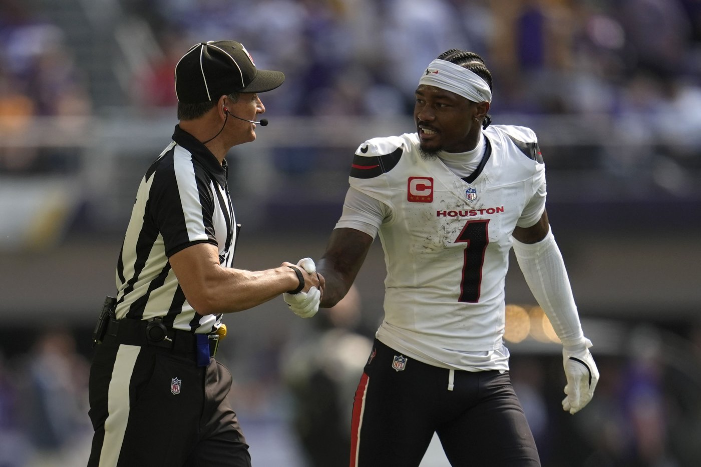 Vikings stay undefeated with 34-7 dismantling of Texans behind fierce defense, Darnold's 4 TDs | iNFOnews.ca Vikings stay undefeated with 34-7 dismantling of Texans behind fierce defense, Darnold's 4 TDs | iNFOnews.ca