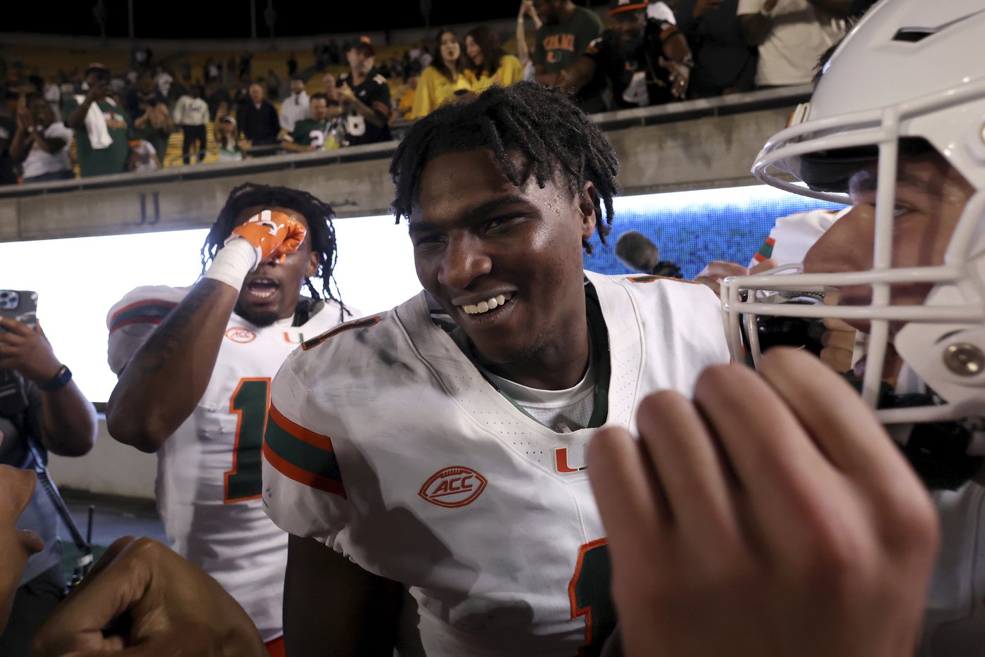 AP Player of the Week: Miami's Cam Ward leads 4 straight TD drives to come back from 25 down vs. Cal | iNFOnews.ca