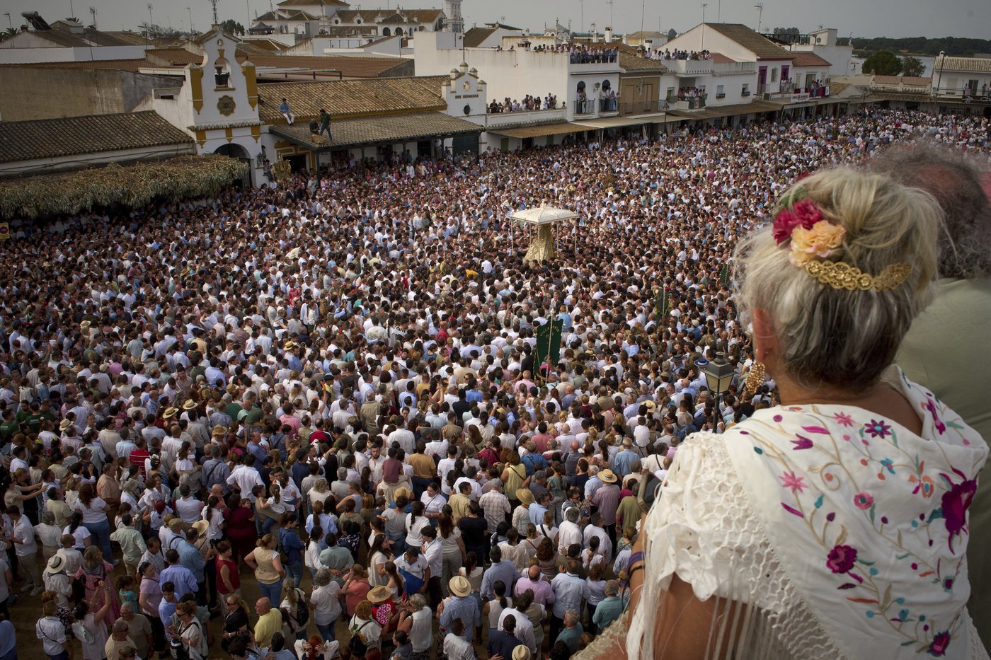 Sweat, tears, devotion: Pilgrims cross the wilderness to honor the Rocío Virgin in Spain | iNFOnews.ca Sweat, tears, devotion: Pilgrims cross the wilderness to honor the Rocío Virgin in Spain | iNFOnews.ca