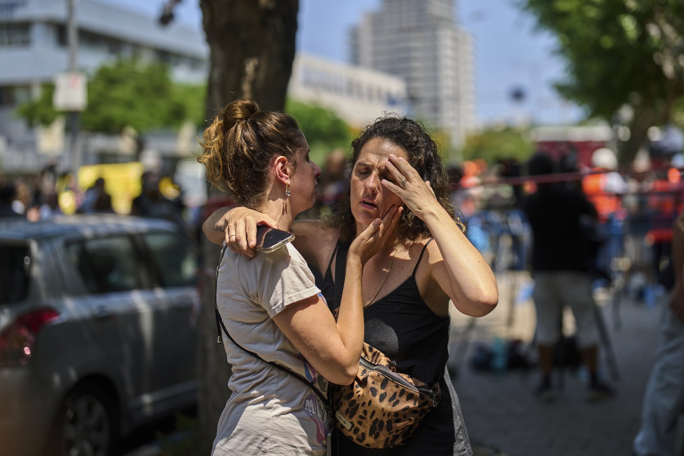 Iranian missile fired after US strikes causes heavy damage but few injuries in Tel Aviv | iNFOnews.ca Iranian missile fired after US strikes causes heavy damage but few injuries in Tel Aviv | iNFOnews.ca