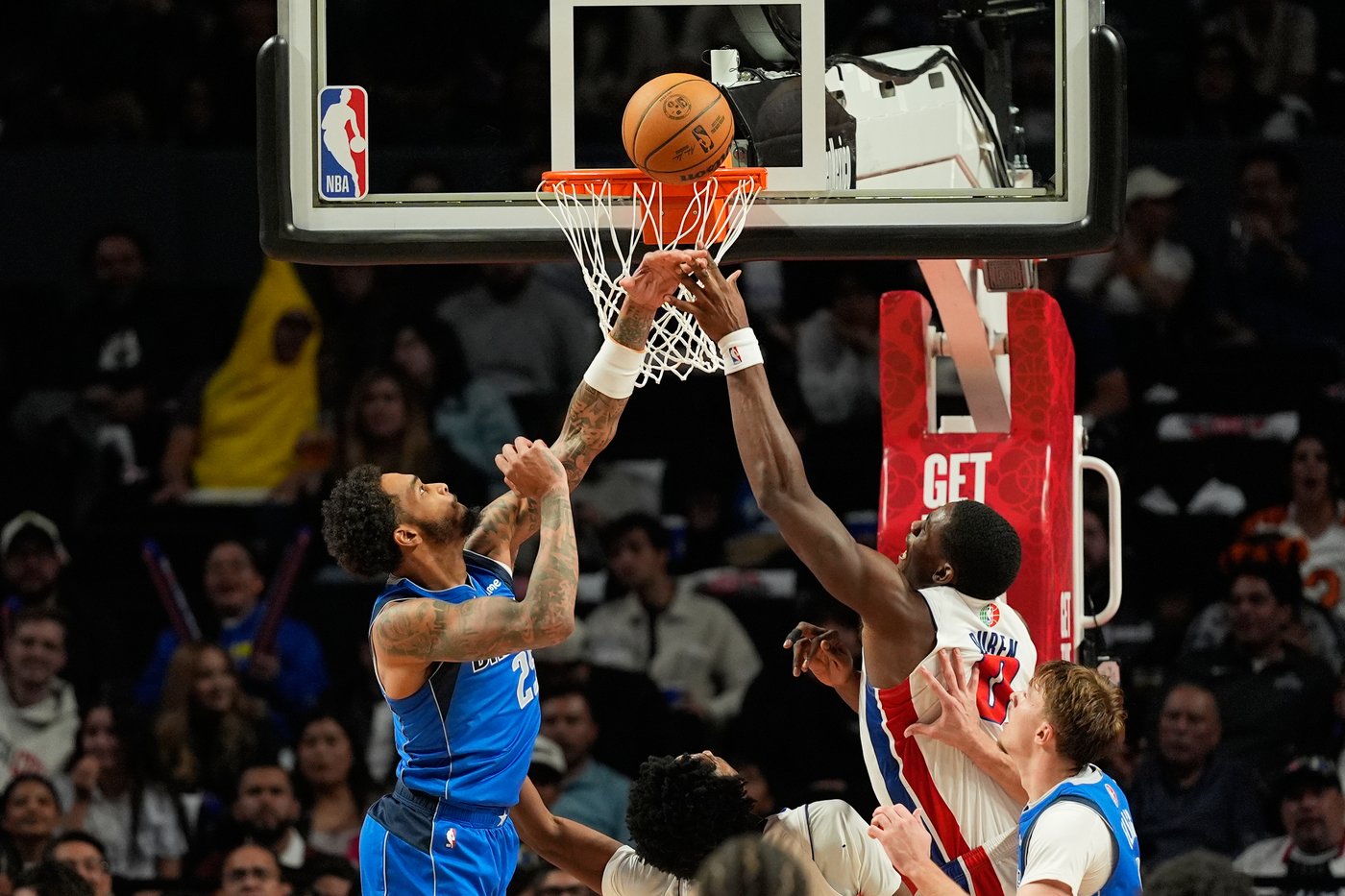 Jalen Duren's 33 points lead Pistons to victory over Mavericks in Mexico City | iNFOnews.ca Jalen Duren's 33 points lead Pistons to victory over Mavericks in Mexico City | iNFOnews.ca