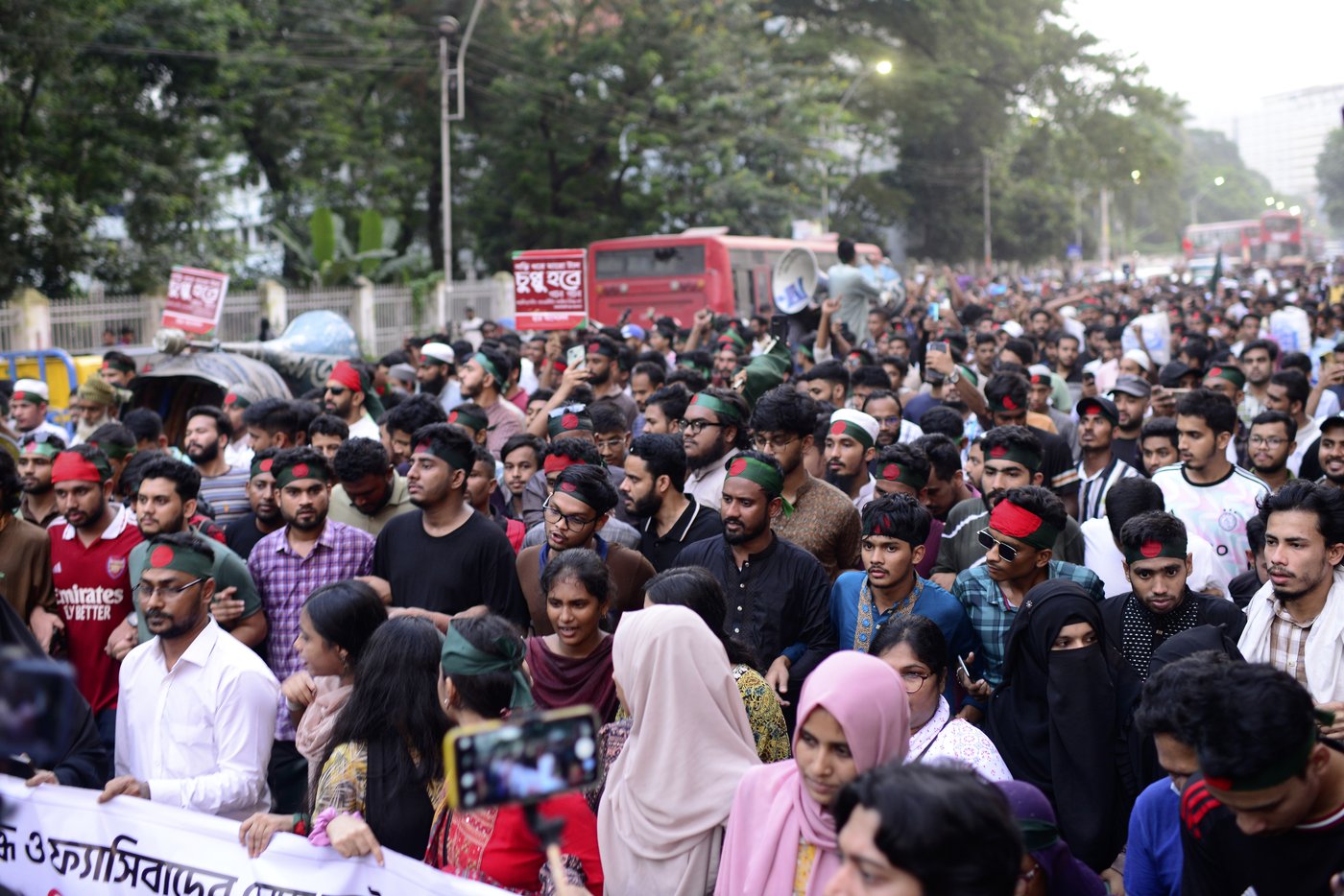 Fresh tension grips Bangladesh as student protesters demand president's resignation | iNFOnews.ca