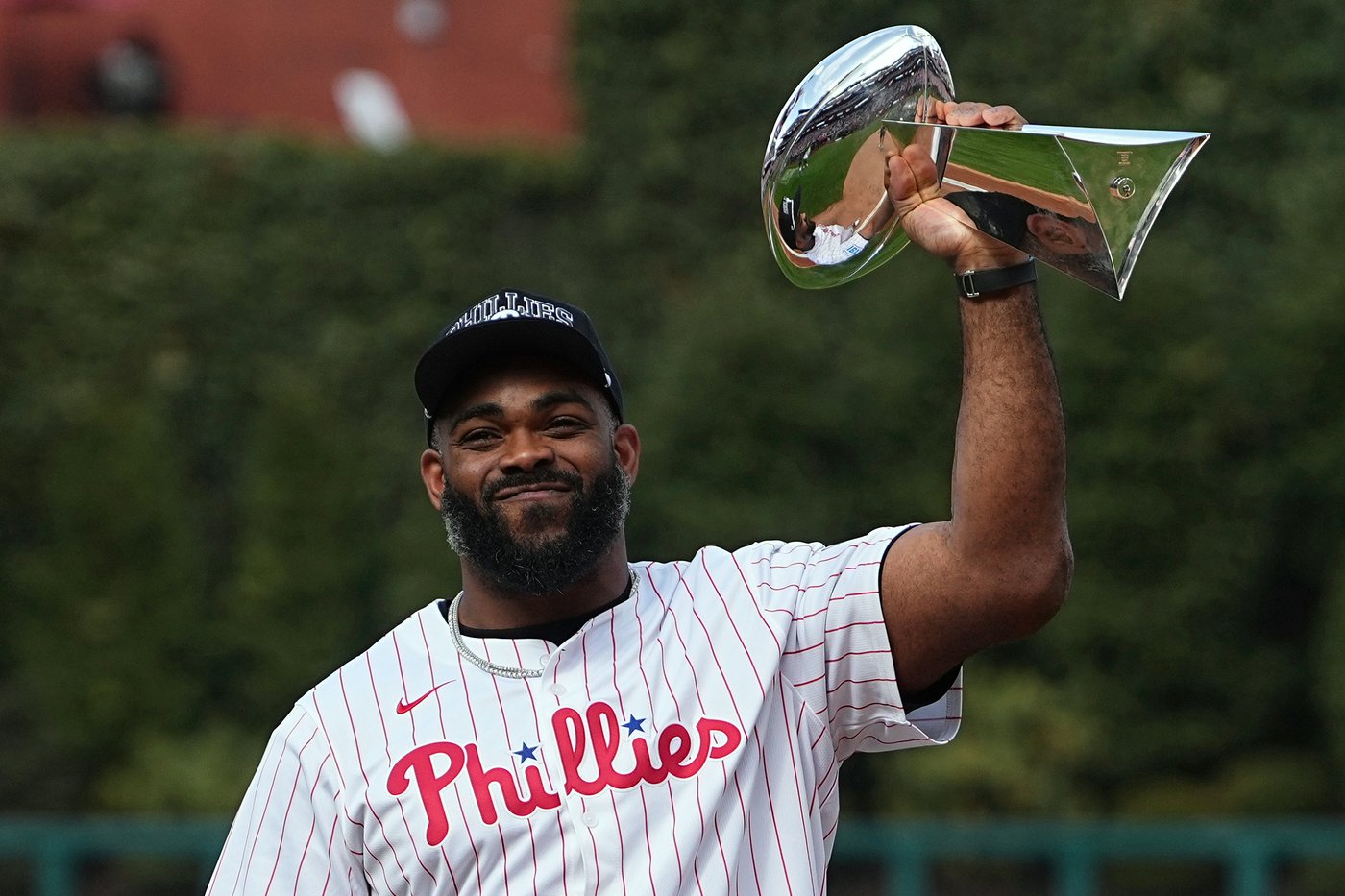 Brandon Graham is coming out of retirement to rejoin the Eagles, AP source says | iNFOnews.ca