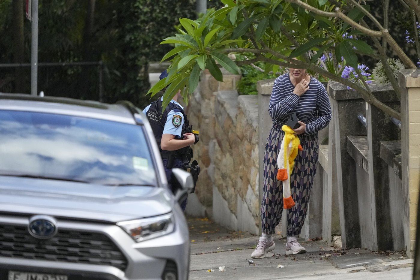 Vandals burn a car and spray graffiti in latest antisemitic attack in Sydney | iNFOnews.ca