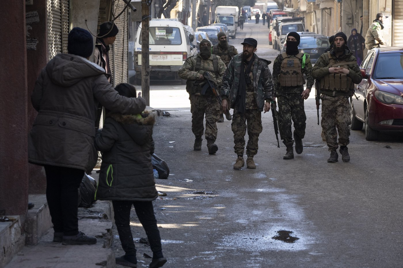 AP PHOTOS: Syria's new security forces conduct sweeps in Homs, looking for ousted Assad's loyalists | iNFOnews.ca