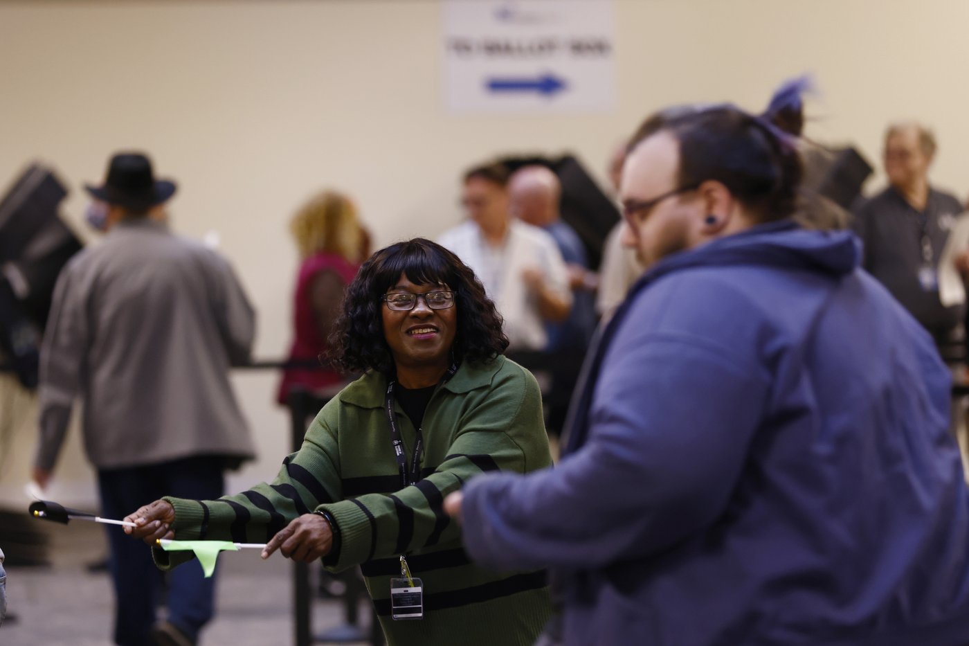 Disputes over access to the vote intensify as Ohioans begin to cast ballots | iNFOnews.ca