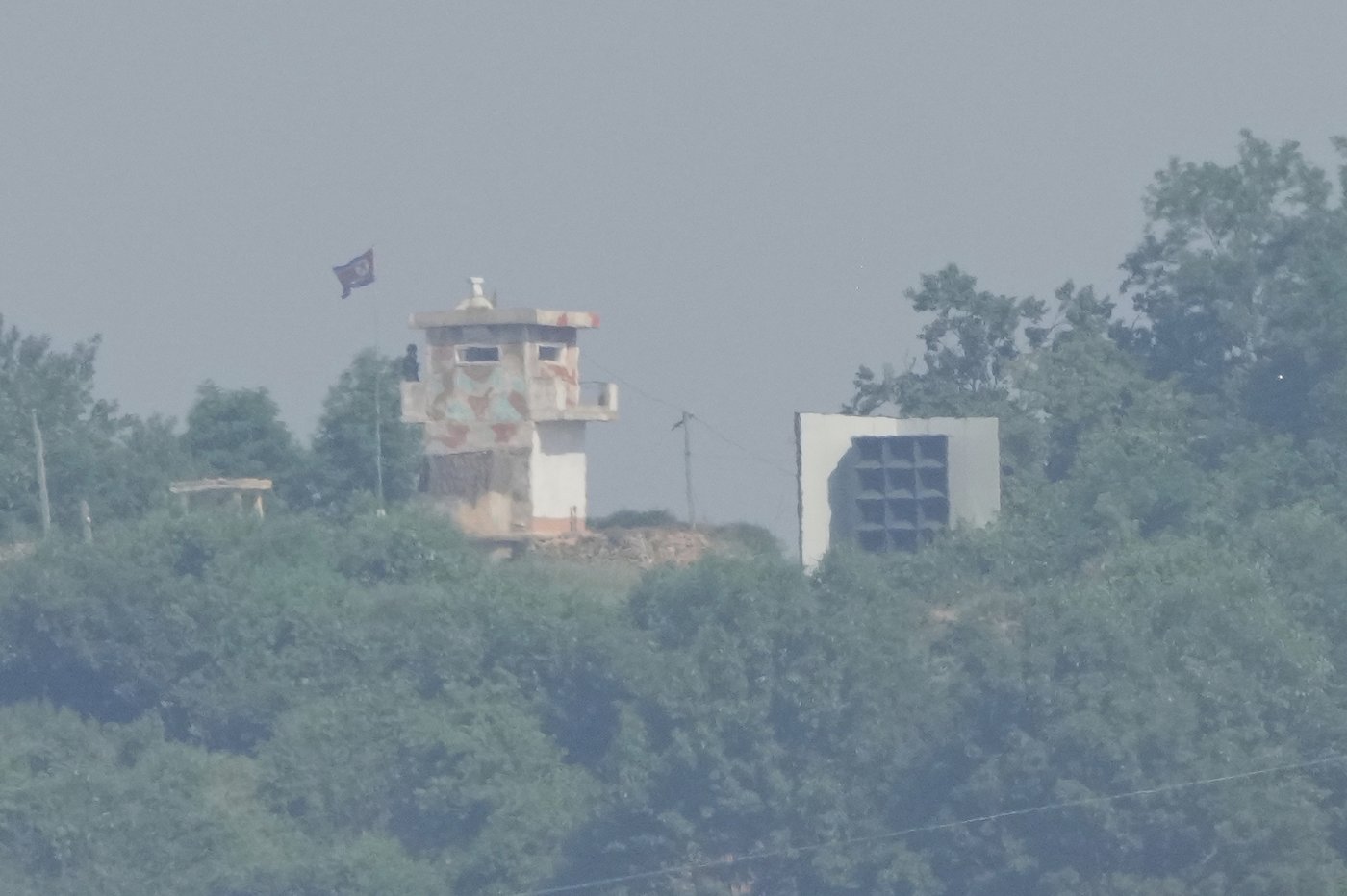 6 Americans detained in South Korea for trying to send rice and Bibles to North Korea by sea | iNFOnews.ca
