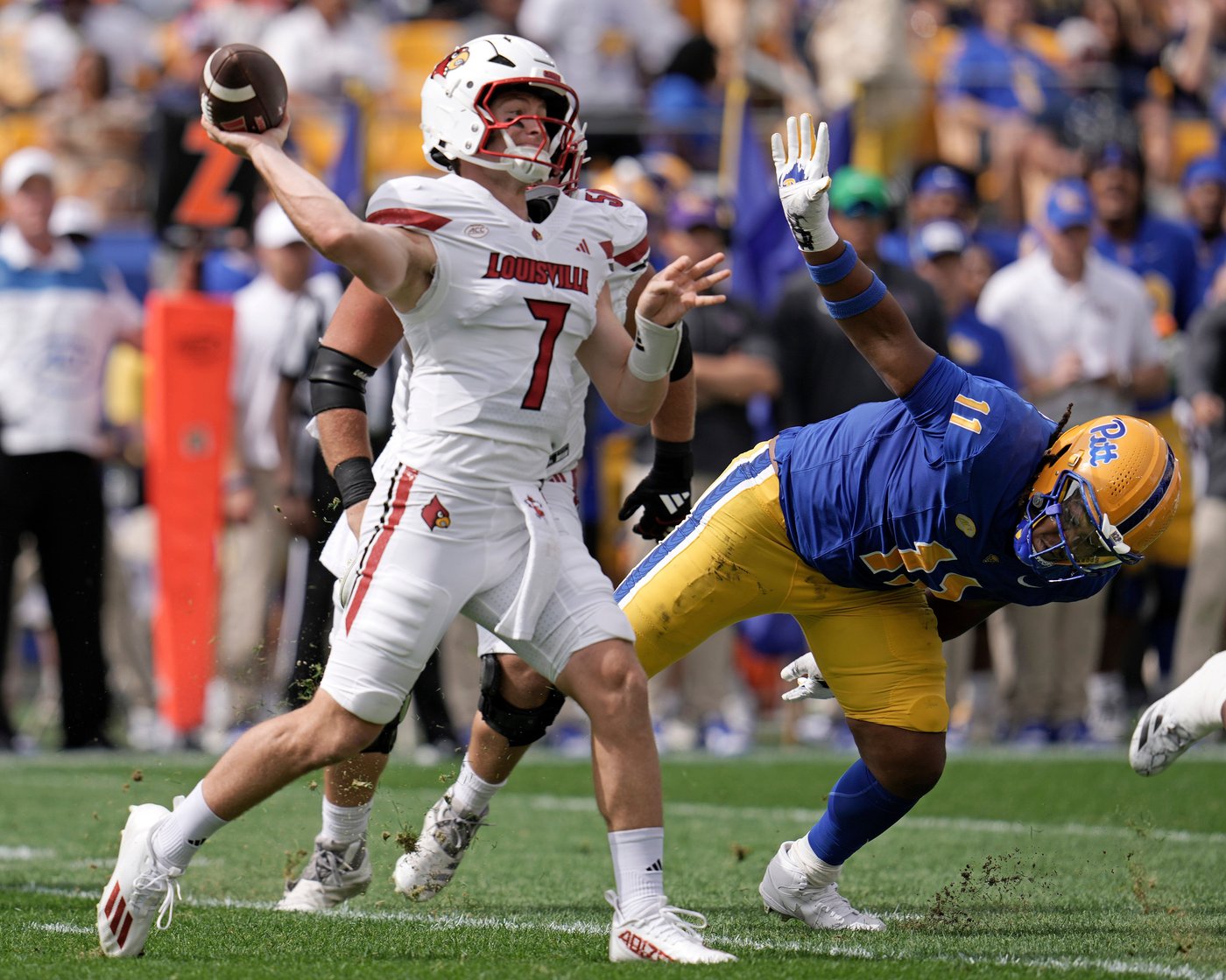Miller Moss throws 3 TDs as Louisville rallies past Pitt 34-27 | iNFOnews.ca Miller Moss throws 3 TDs as Louisville rallies past Pitt 34-27 | iNFOnews.ca