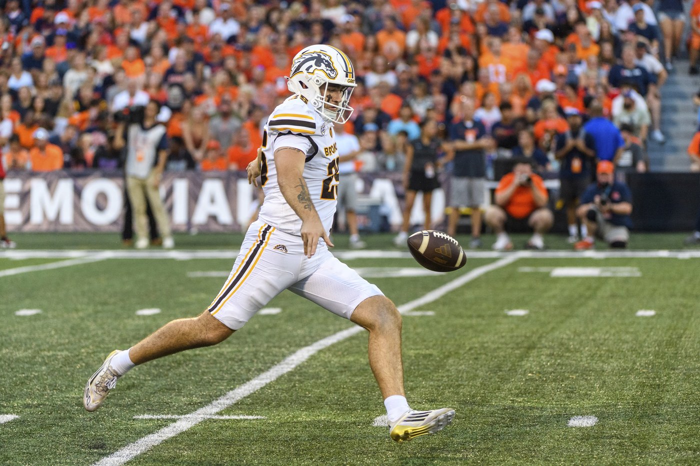 College football picks: Punts trending toward record low as coaches get more aggressive on 4th down | iNFOnews.ca